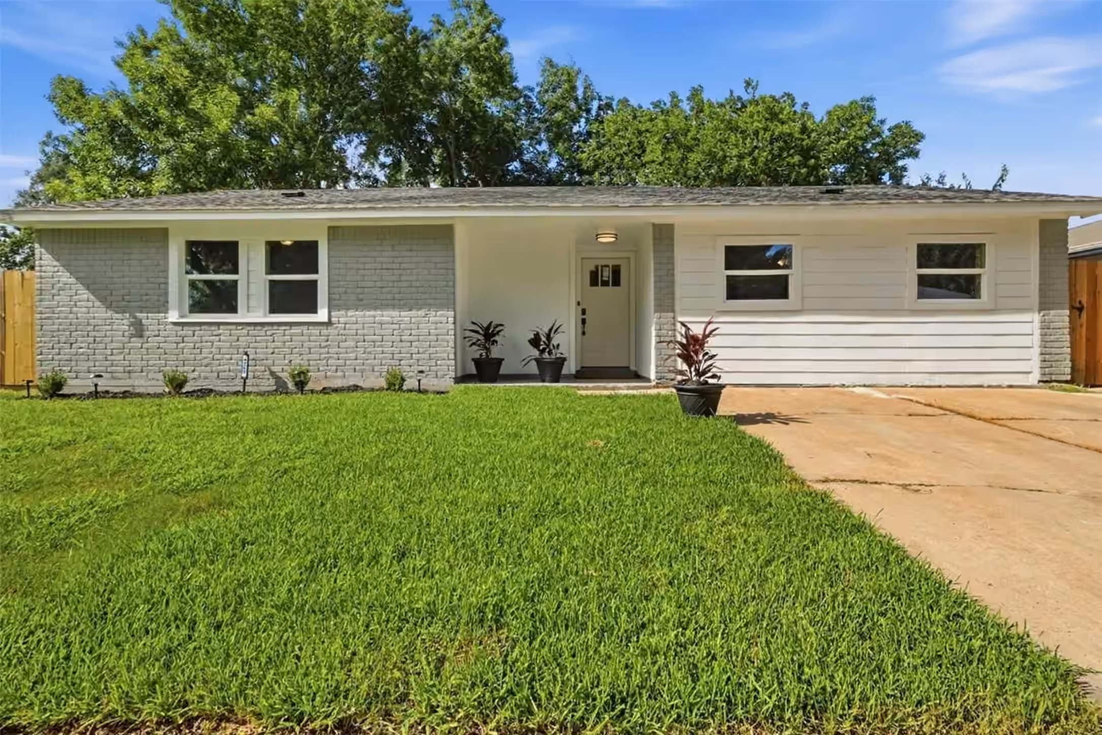 Photo of 4767 Beechaven St, Houston, TX
