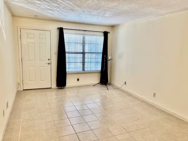 Photo 5 of 606 Marshall Street B36, Houston, TX
