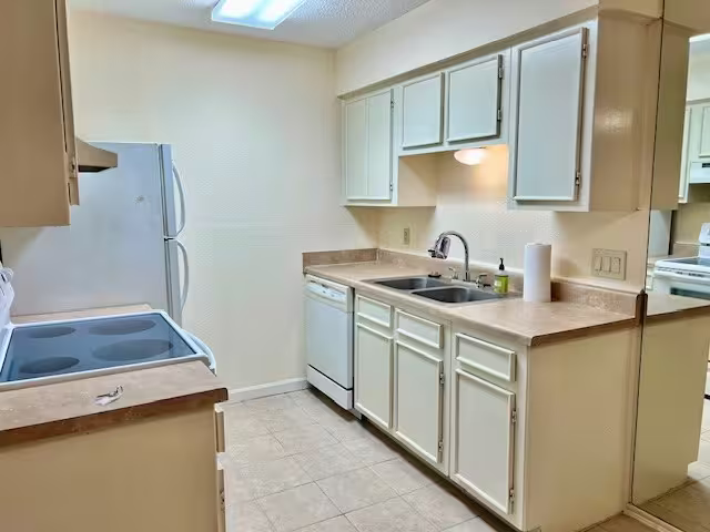 Photo 7 of 606 Marshall Street B36, Houston, TX