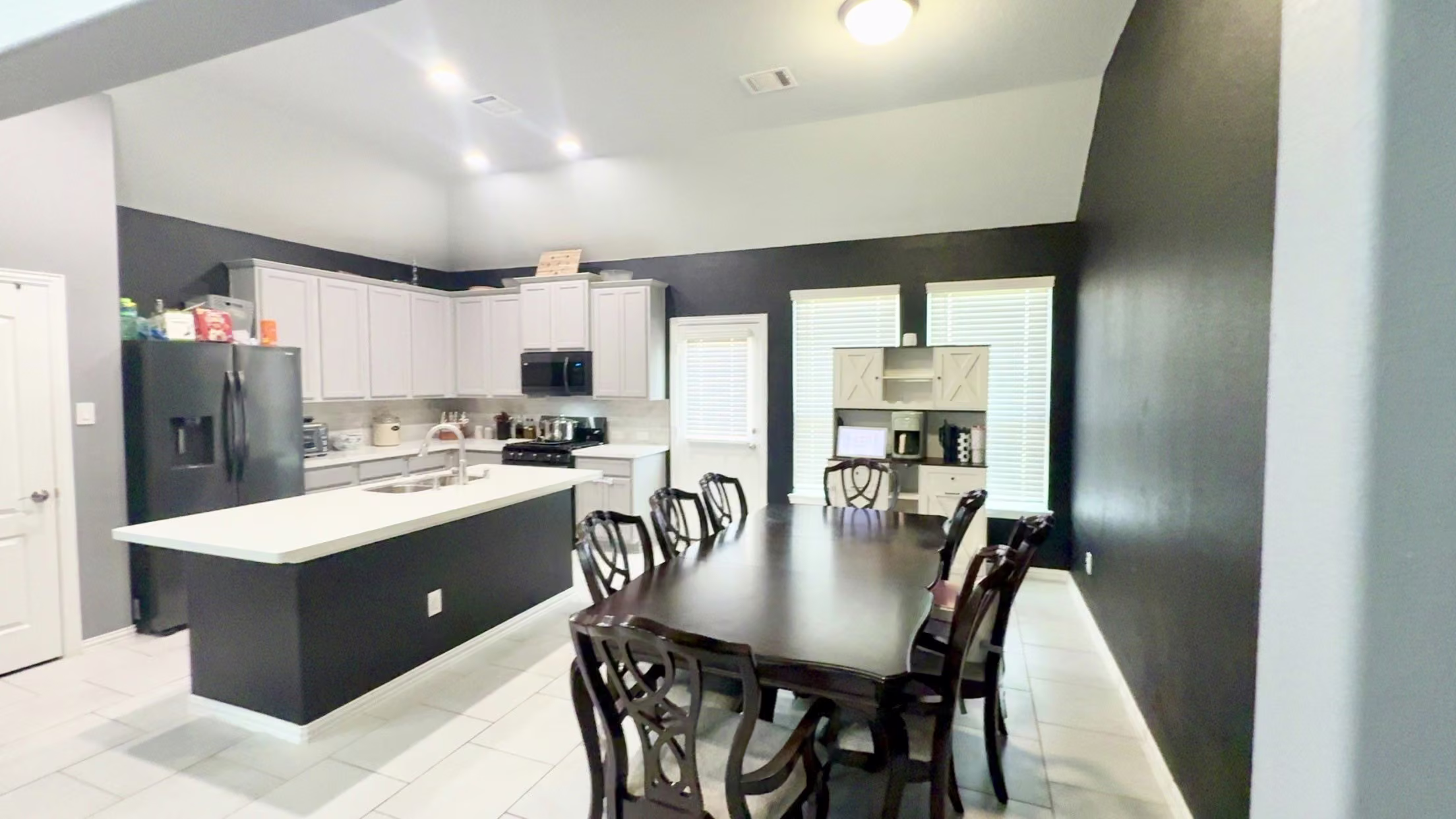 Photo 4 of 104 Kelly Street, Angleton, TX