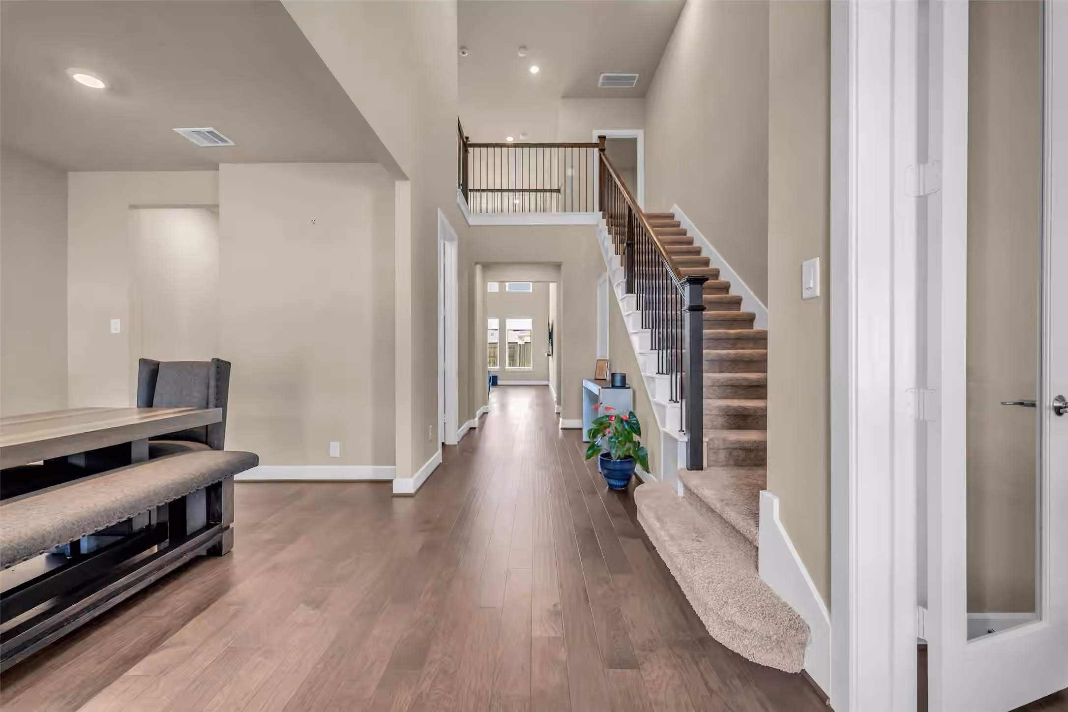 Photo 4 of 21102 Chelton Beach Drive, Cypress, TX