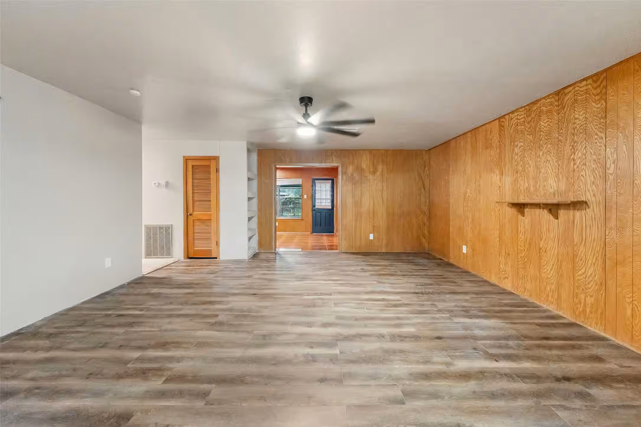 Photo 4 of 1013 Stevens Avenue, Conroe, TX