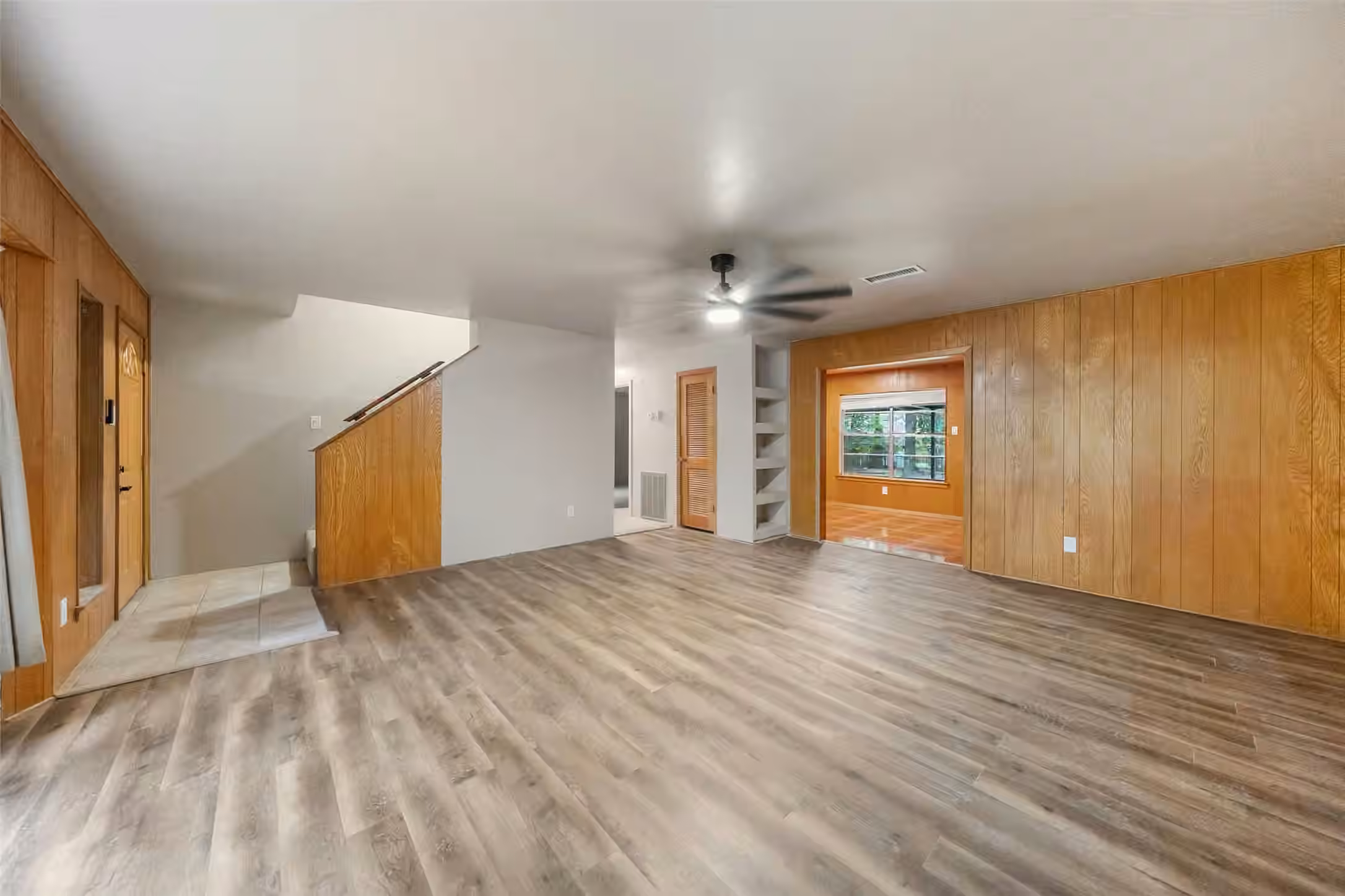 Photo 5 of 1013 Stevens Avenue, Conroe, TX