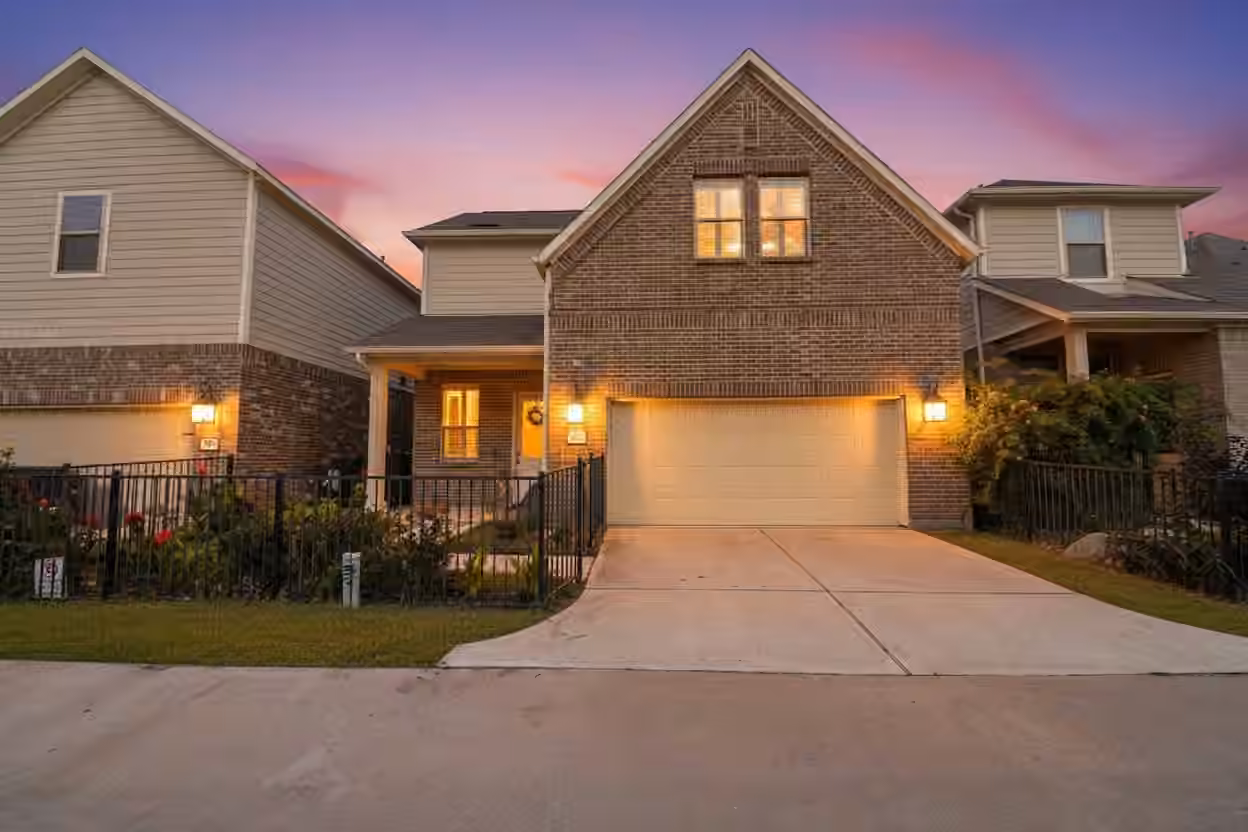Photo 3 of 9663 Rockport Hills Drive, Cypress, TX