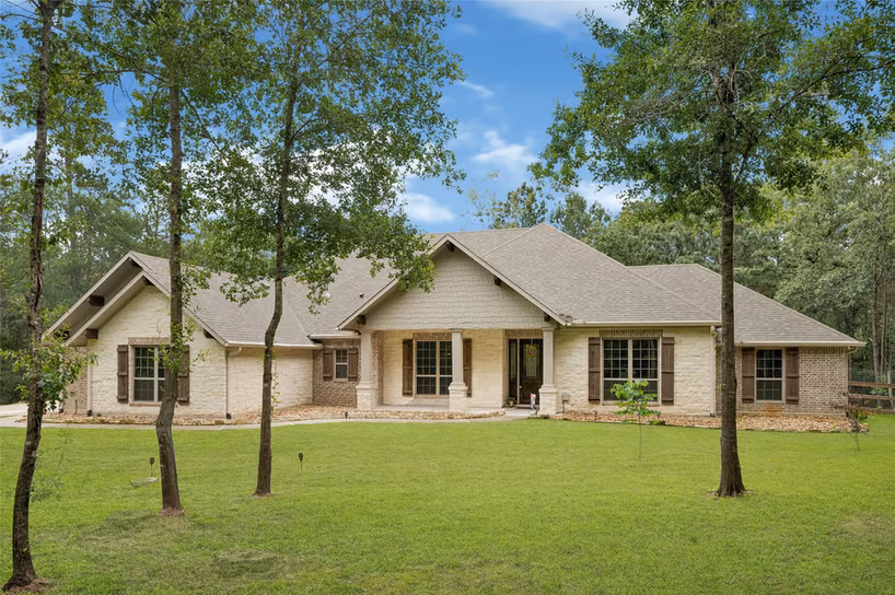 Photo 2 of 182 Stagecoach Circle, Huntsville, TX