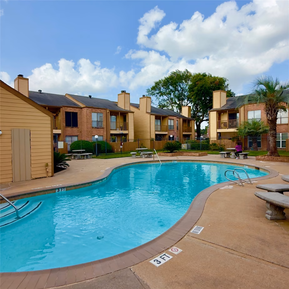Photo 4 of 16111 Aspenglenn Drive 208, Houston, TX