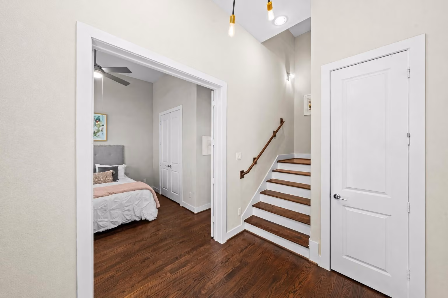 Photo 4 of 5809 E Post Oak Lane, Houston, TX