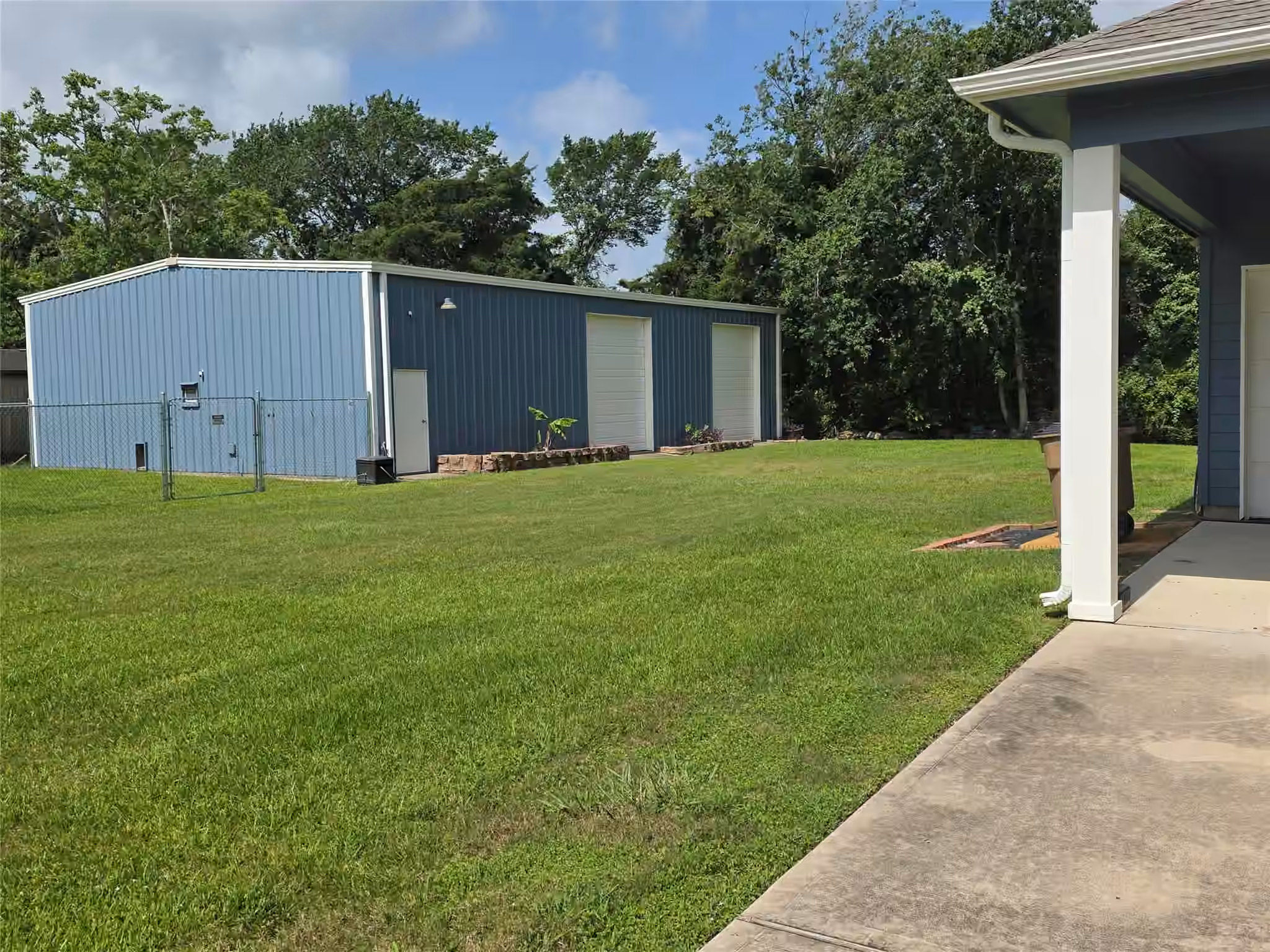 Photo 2 of 3632 W Meadow Lane, Dickinson, TX