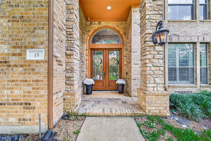 Photo 2 of 15 Veilwood Circle, The Woodlands, TX