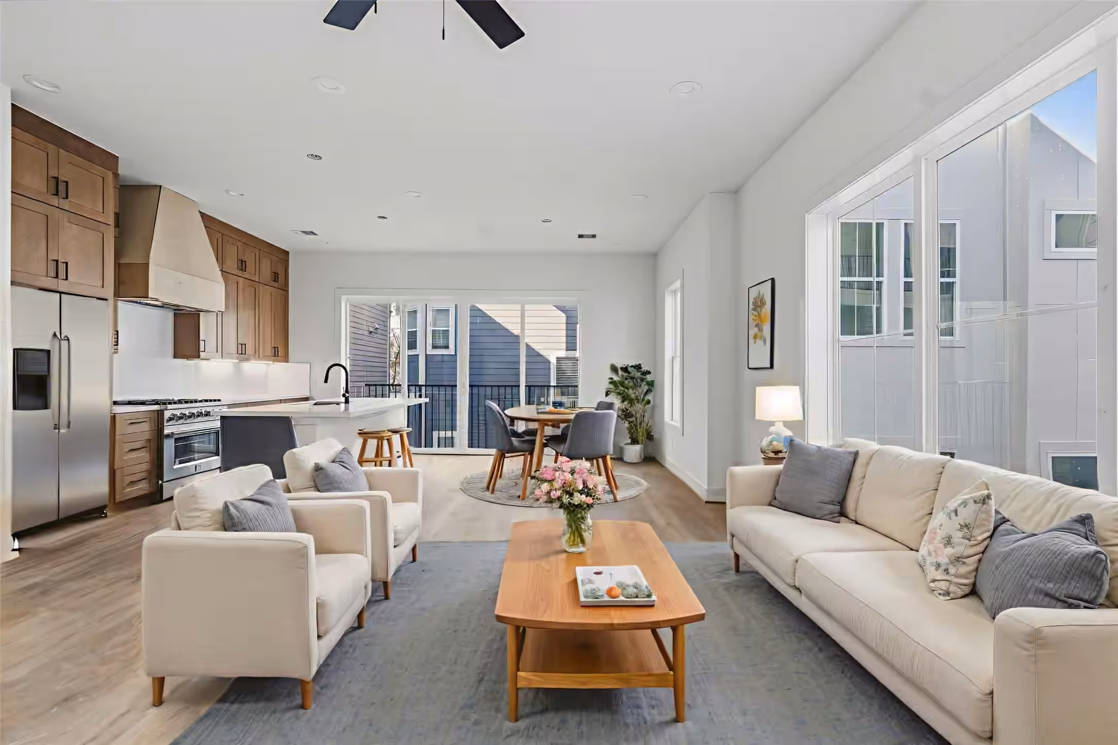 Photo 5 of 1140 W 16th Street, Houston, TX