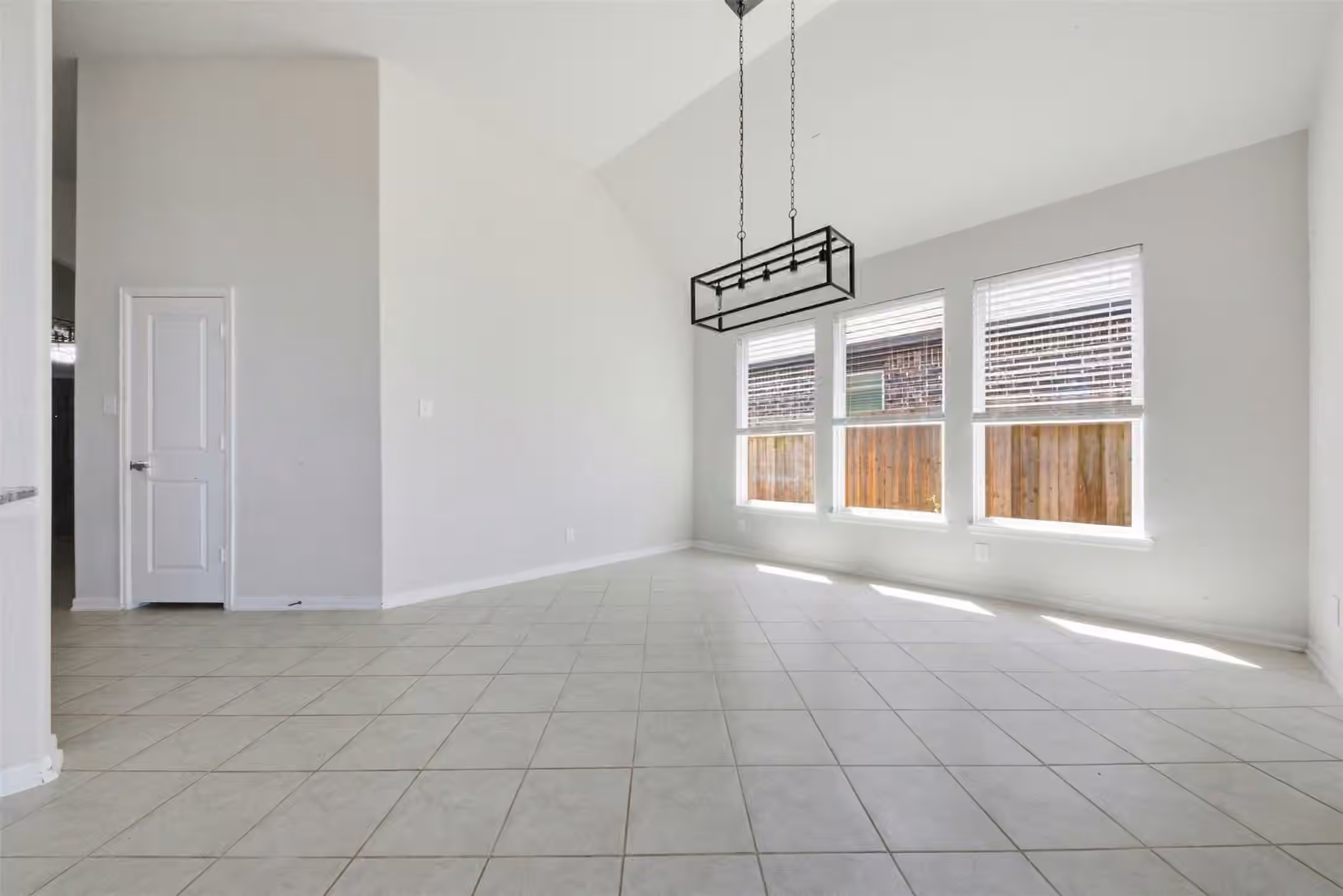 Photo 4 of 8803 Willet Street, Baytown, TX