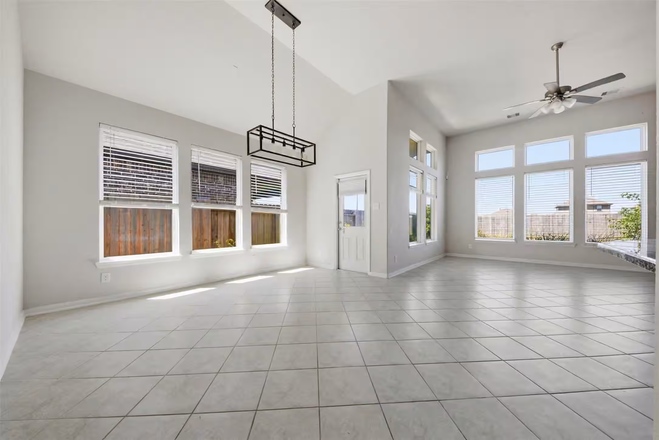 Photo 5 of 8803 Willet Street, Baytown, TX