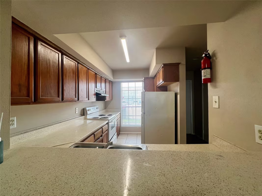 Photo 4 of 12652 Windsor Village Drive 2652, Houston, TX