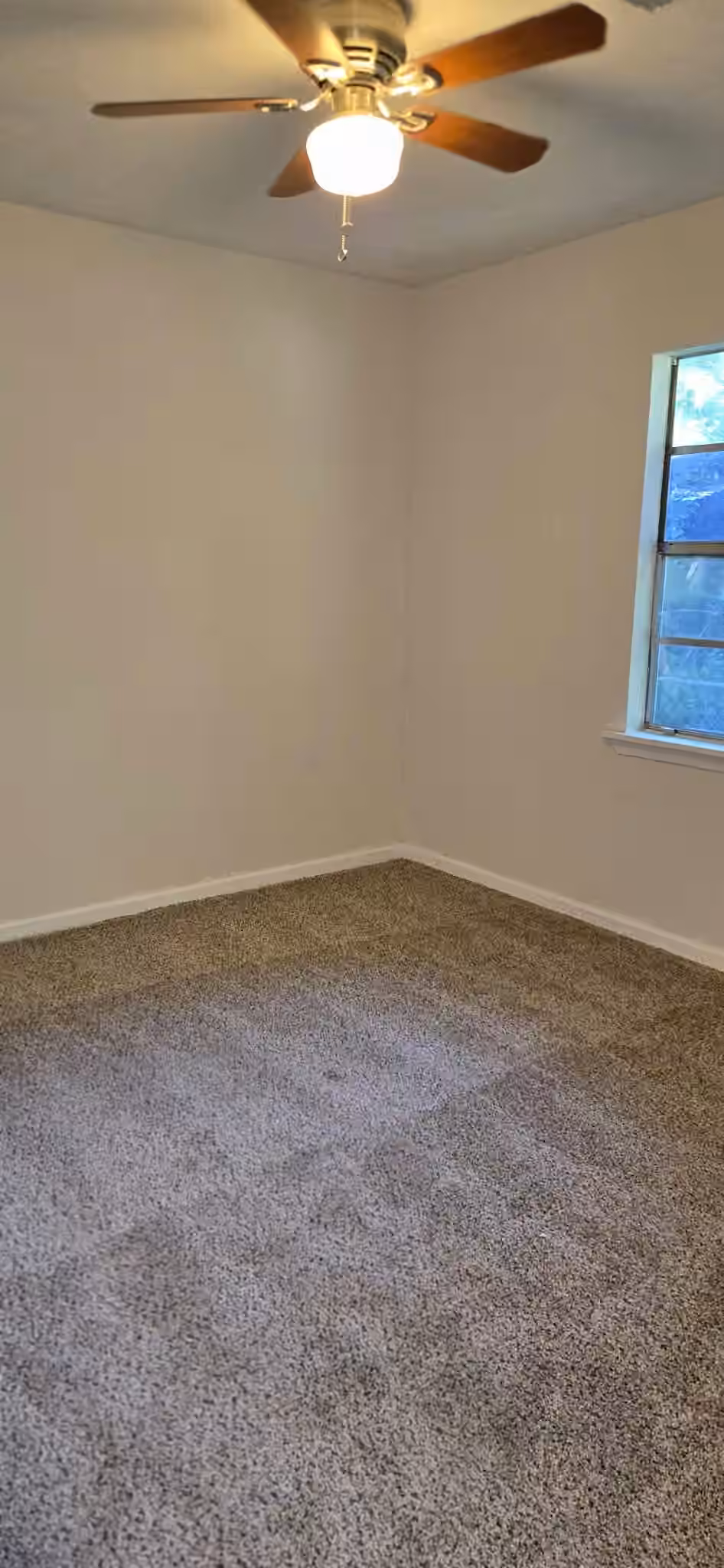 Photo 5 of 1014 N Arcola Street, Angleton, TX