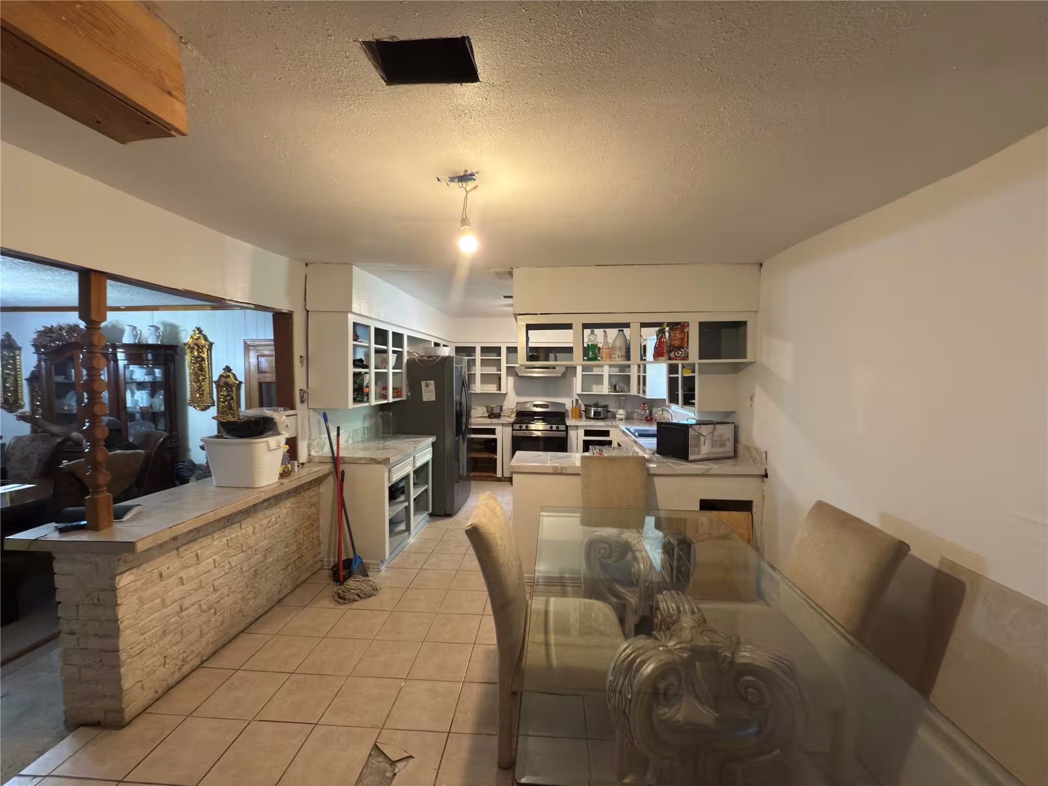 Photo 7 of 10106 Cheeves Drive, Houston, TX