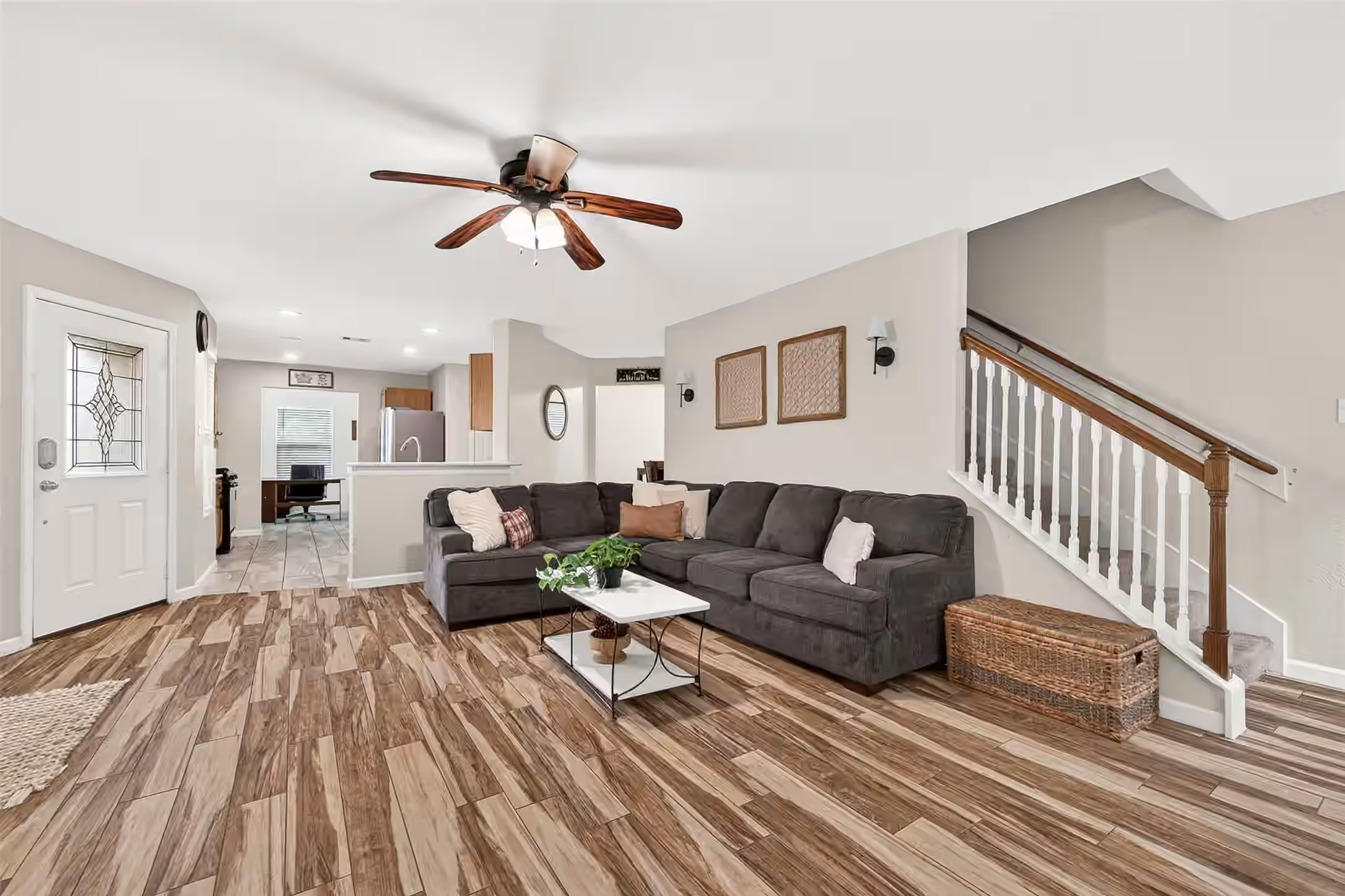 Photo 5 of 9909 Kingfisher Drive, Conroe, TX