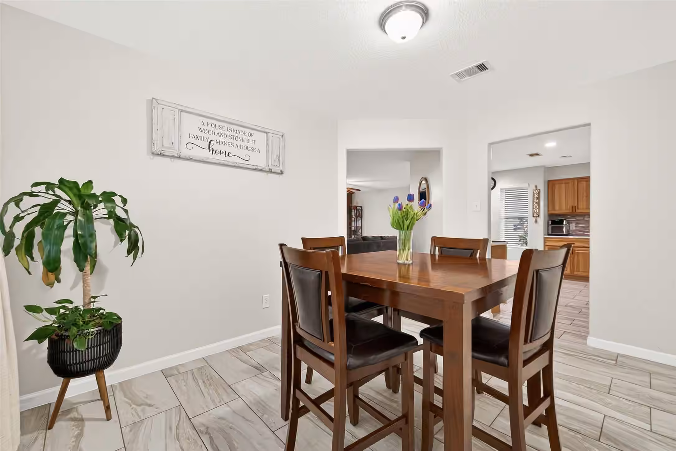 Photo 7 of 9909 Kingfisher Drive, Conroe, TX