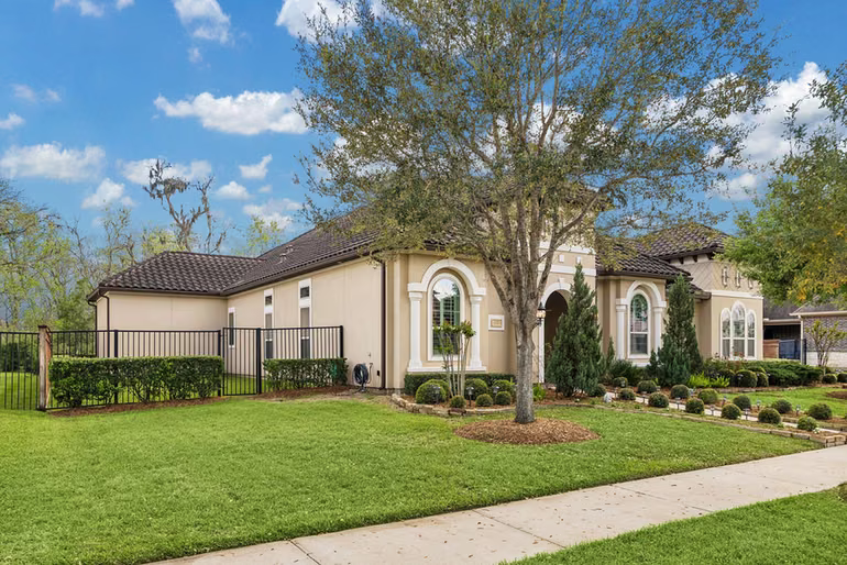Photo 3 of 2322 Red Fox Drive, Missouri City, TX