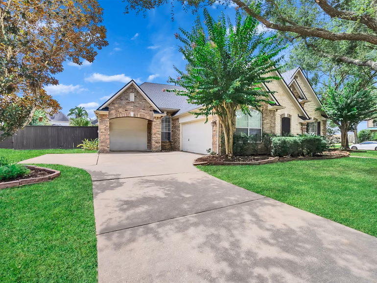 Photo 3 of 1211 Sterling Court, Katy, TX