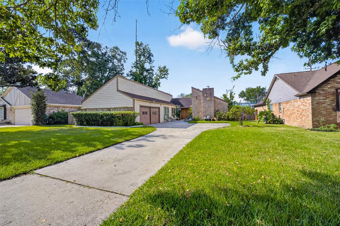 Photo 4 of 5522 Green Timbers Drive, Humble, TX
