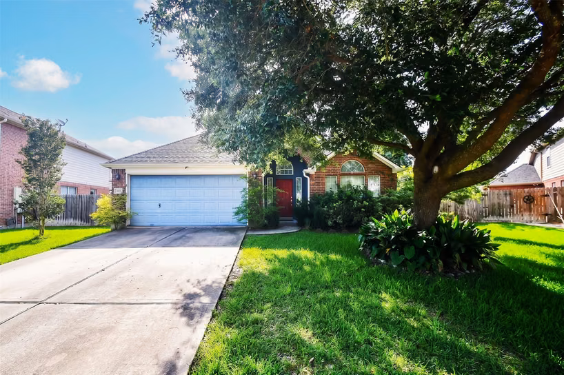 Photo 2 of 6207 Lake Chase Court, Katy, TX