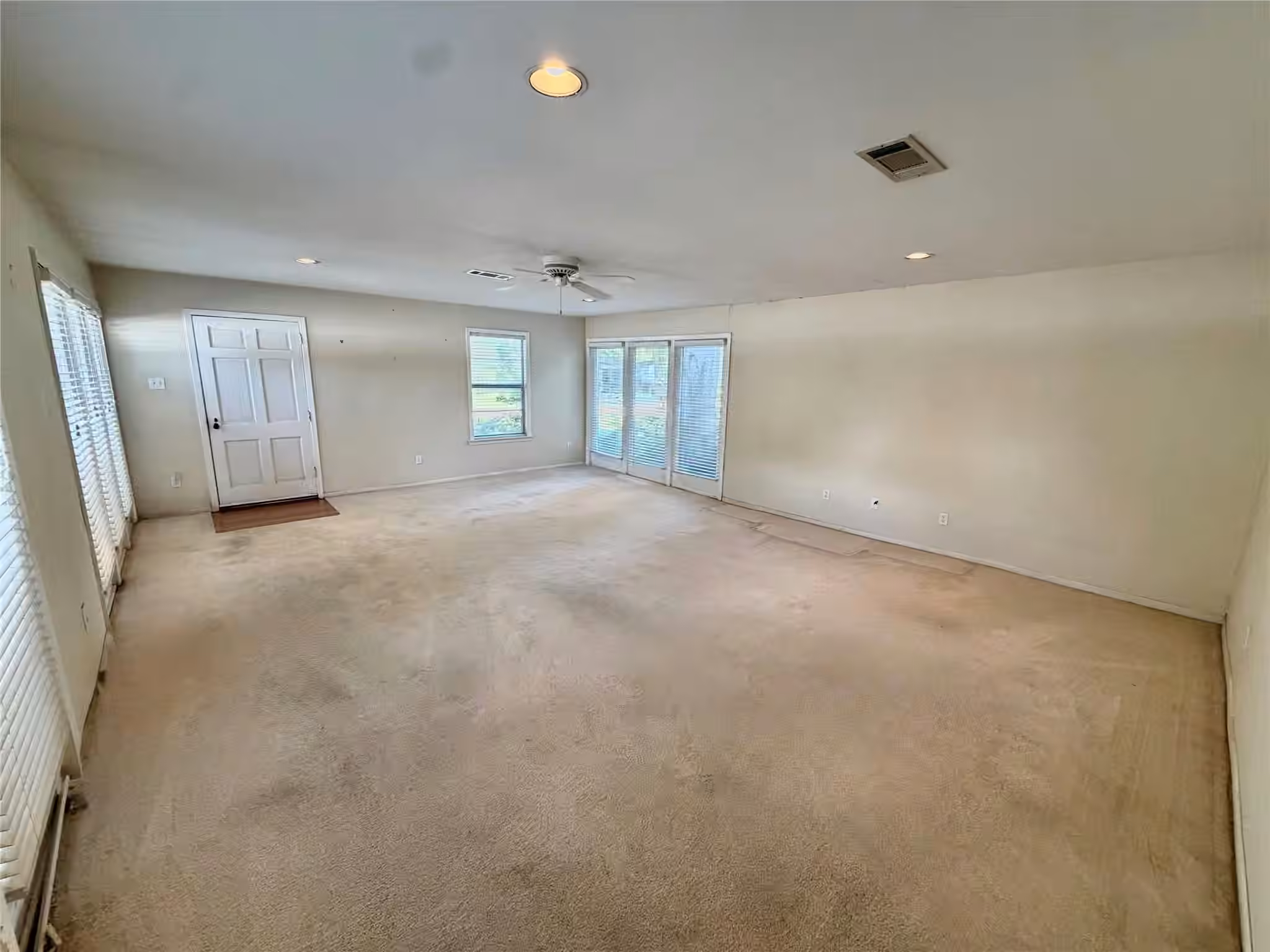 Photo 5 of 705 Shady Lane, Angleton, TX