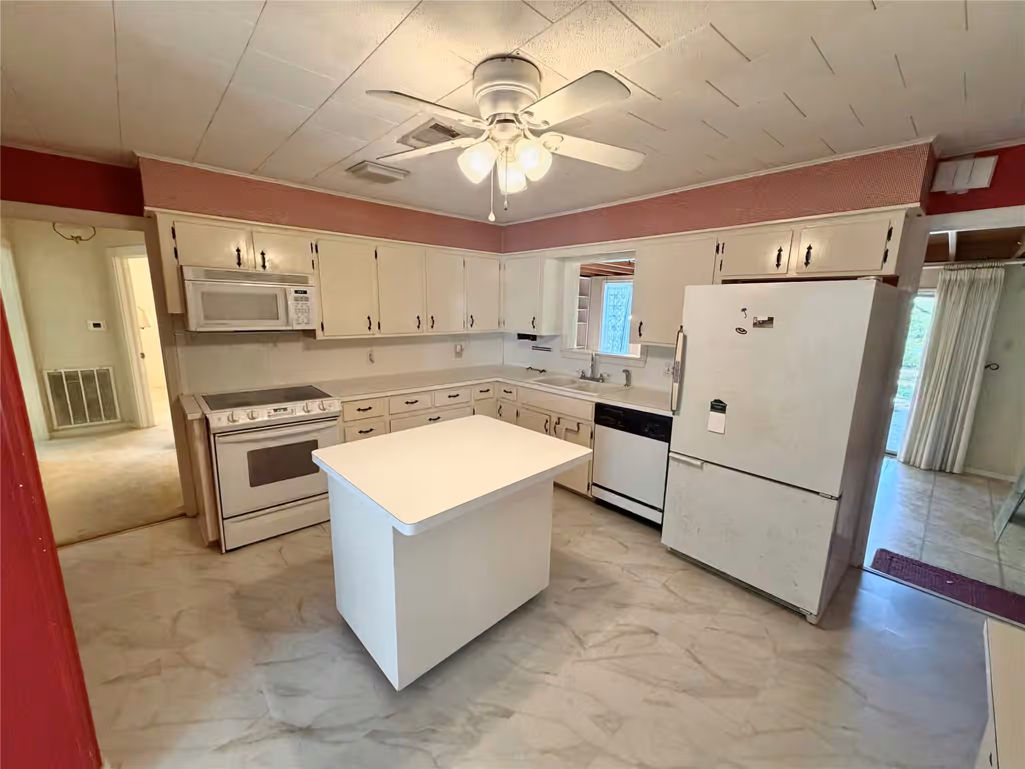 Photo 7 of 705 Shady Lane, Angleton, TX