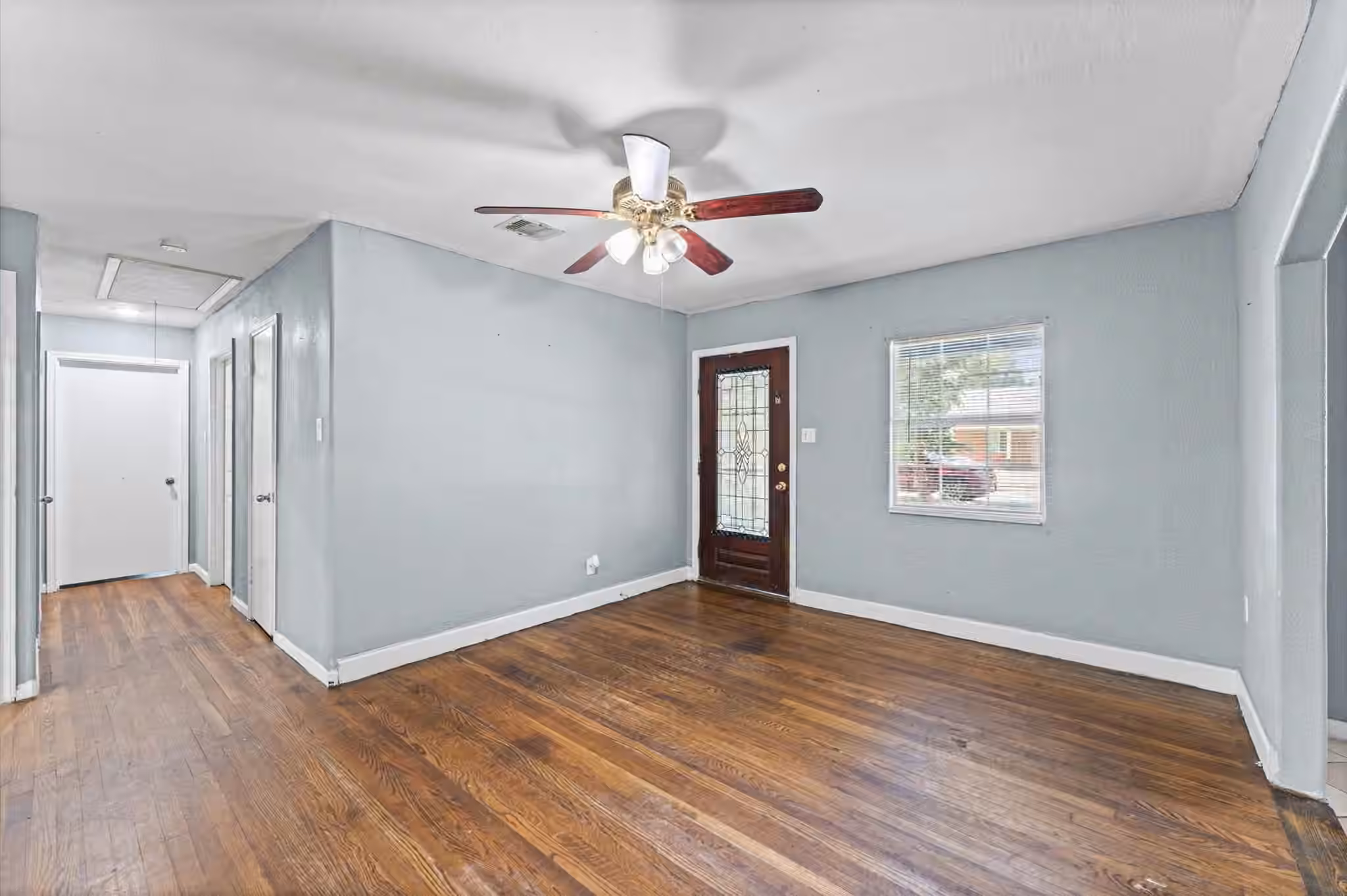 Photo 5 of 10401 Bessemer Street, Houston, TX