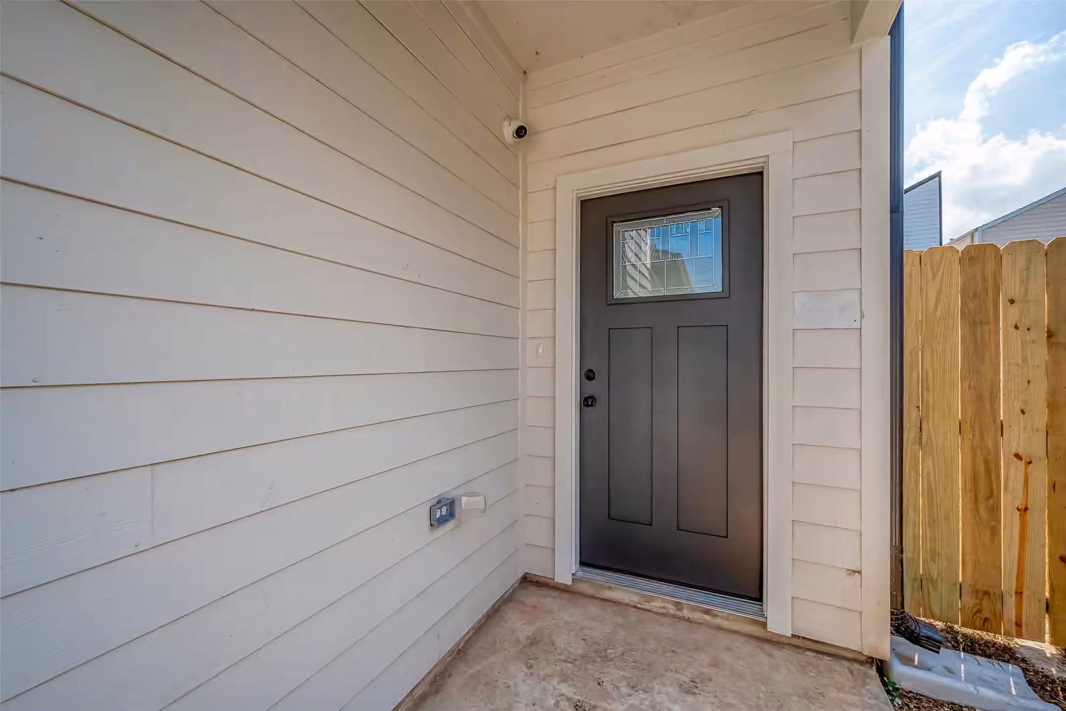 Photo 7 of 8128 Chateau Street, Houston, TX