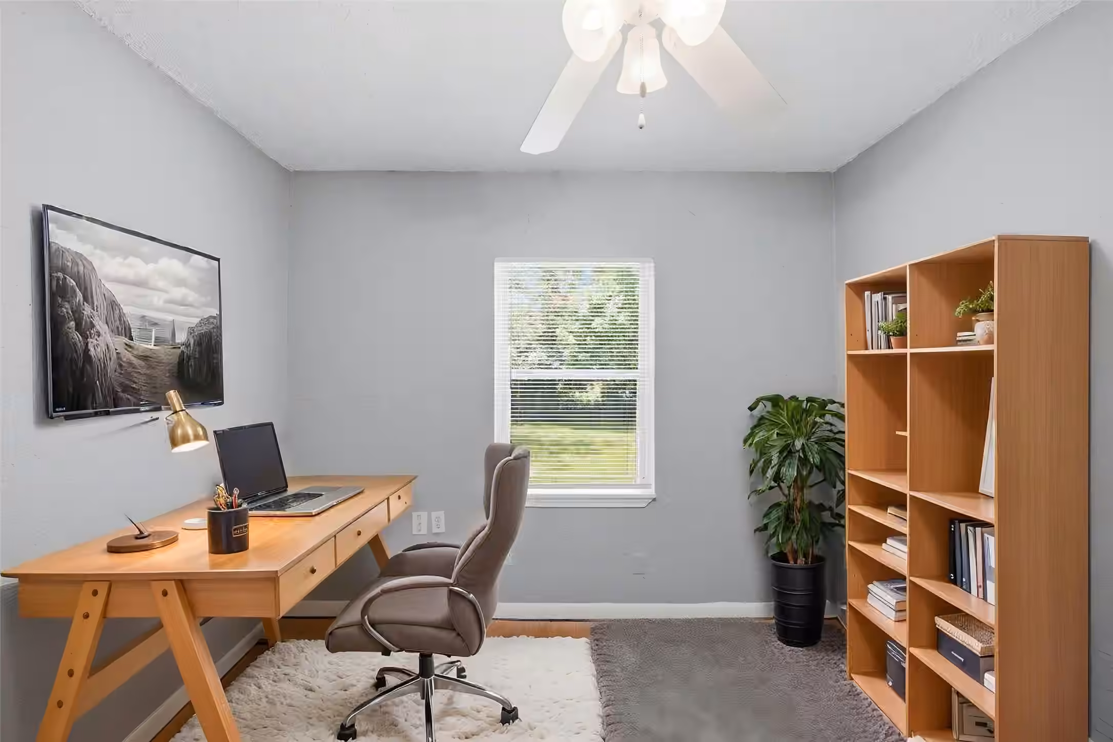 Photo 4 of 8146 Panay Drive, Houston, TX