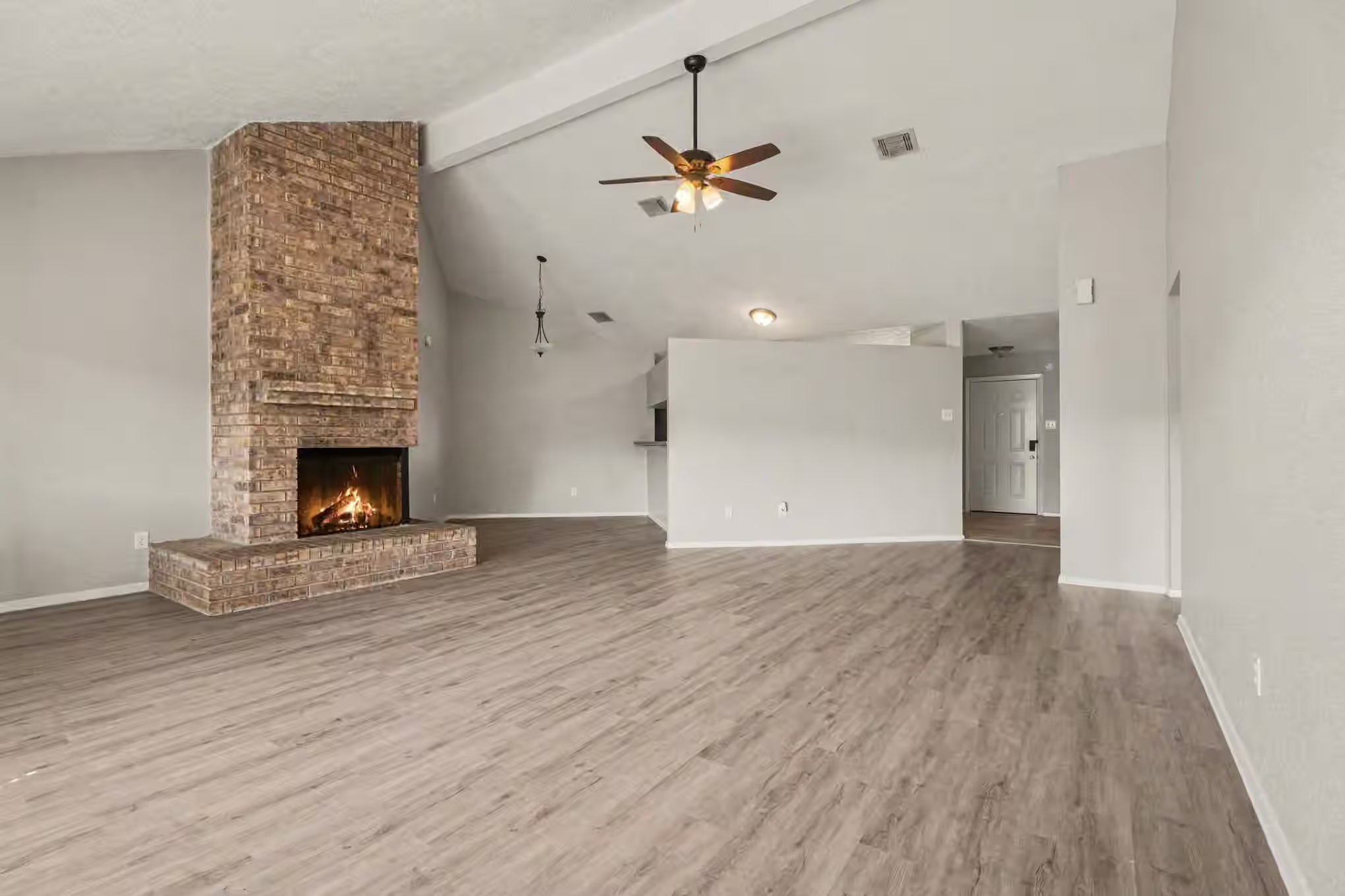 Photo 7 of 1826 Pilgrims Point Drive, Friendswood, TX