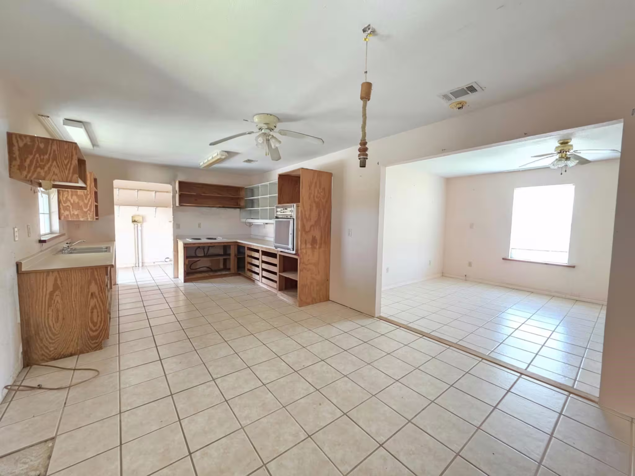 Photo 3 of 900 Mariner Street, Sargent, TX