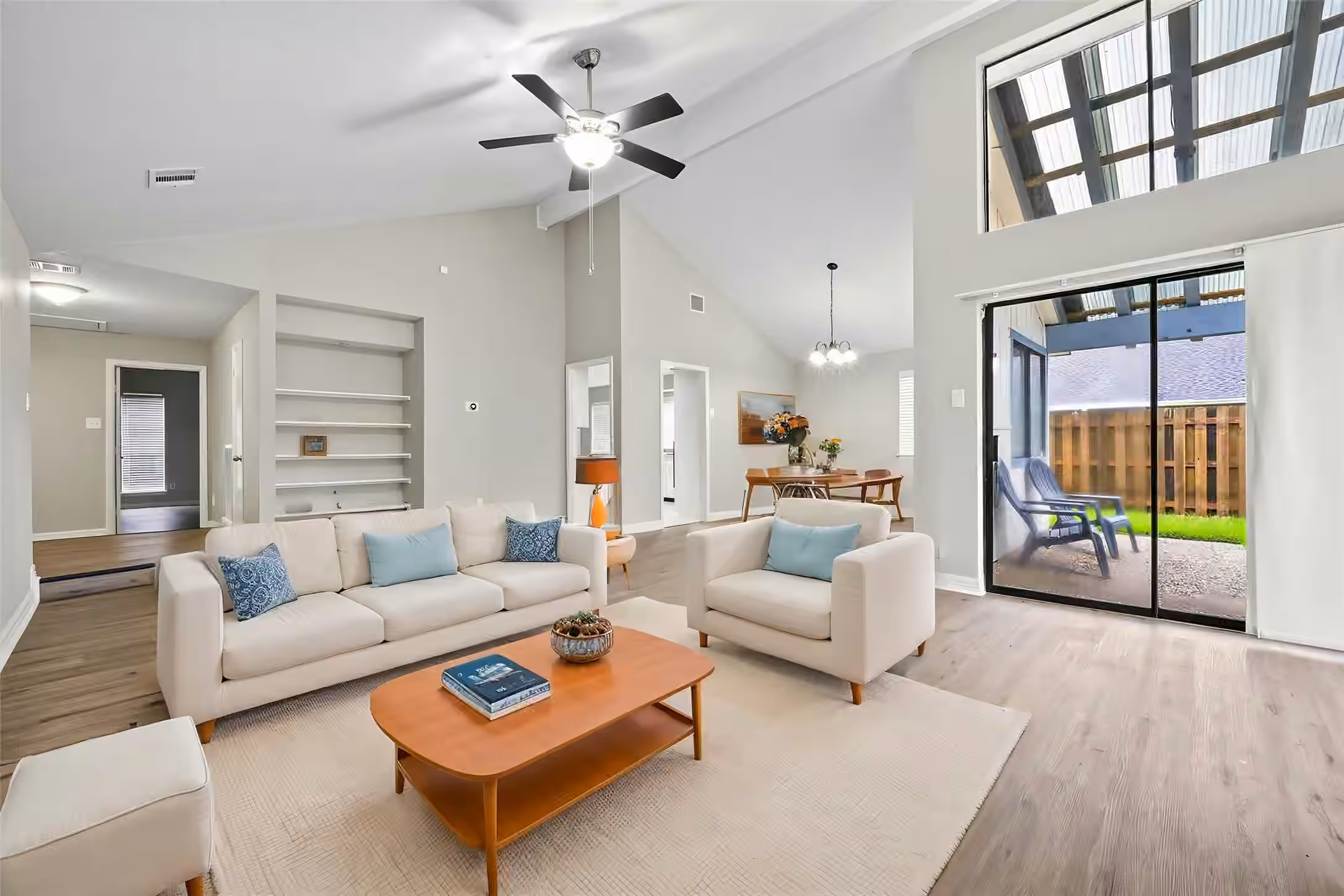 Photo 5 of 6122 Sanford Road, Houston, TX