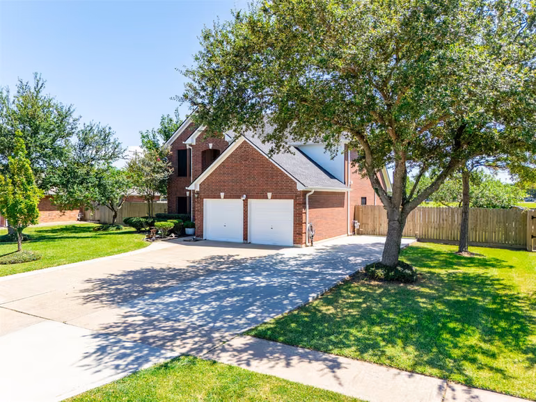 Photo 2 of 1205 28th Avenue N, Texas City, TX