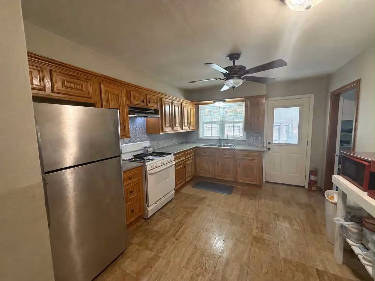 Photo 4 of 1847 Pasadena Boulevard, Pasadena, TX