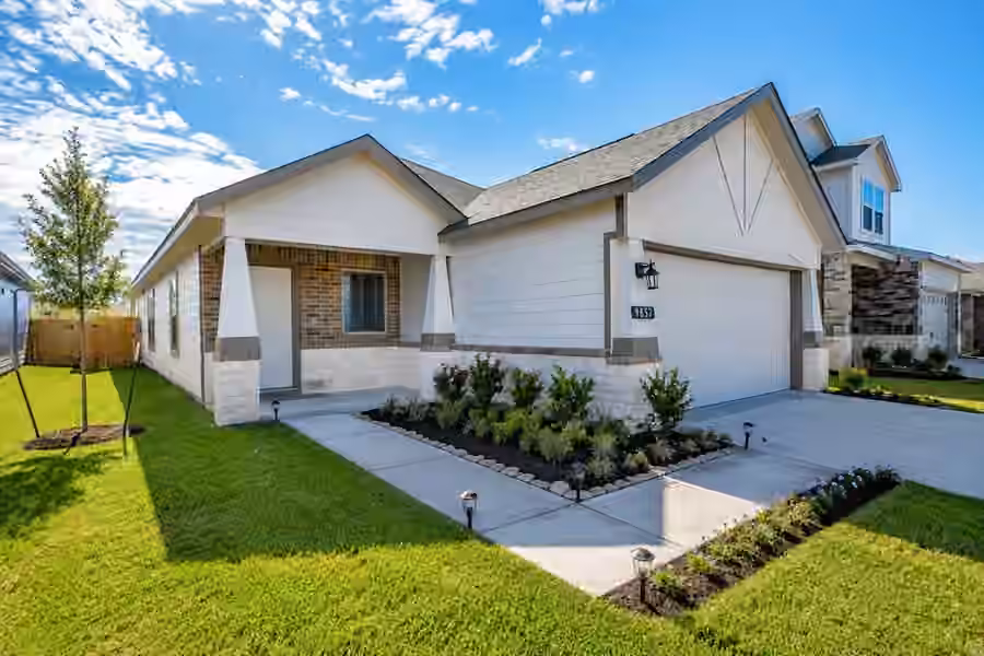Photo of 422 Dorion Lagoon Drive, Crosby, TX 77532