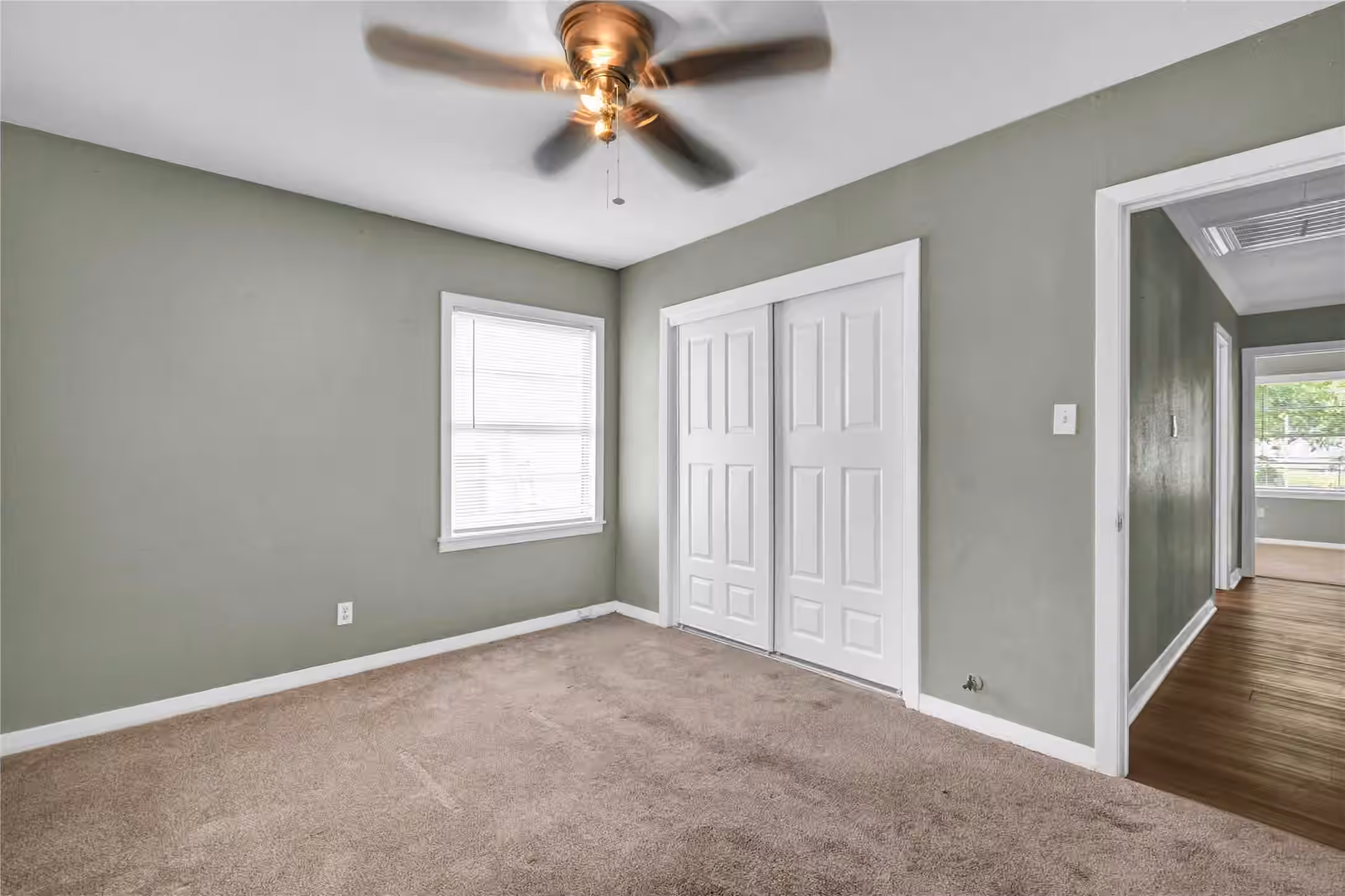 Photo 5 of 1100 Meadowlane Street, Angleton, TX