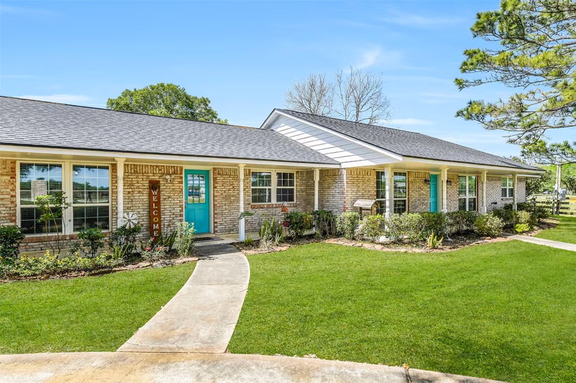 Photo of 3358 County Road 172, Alvin, TX 77511