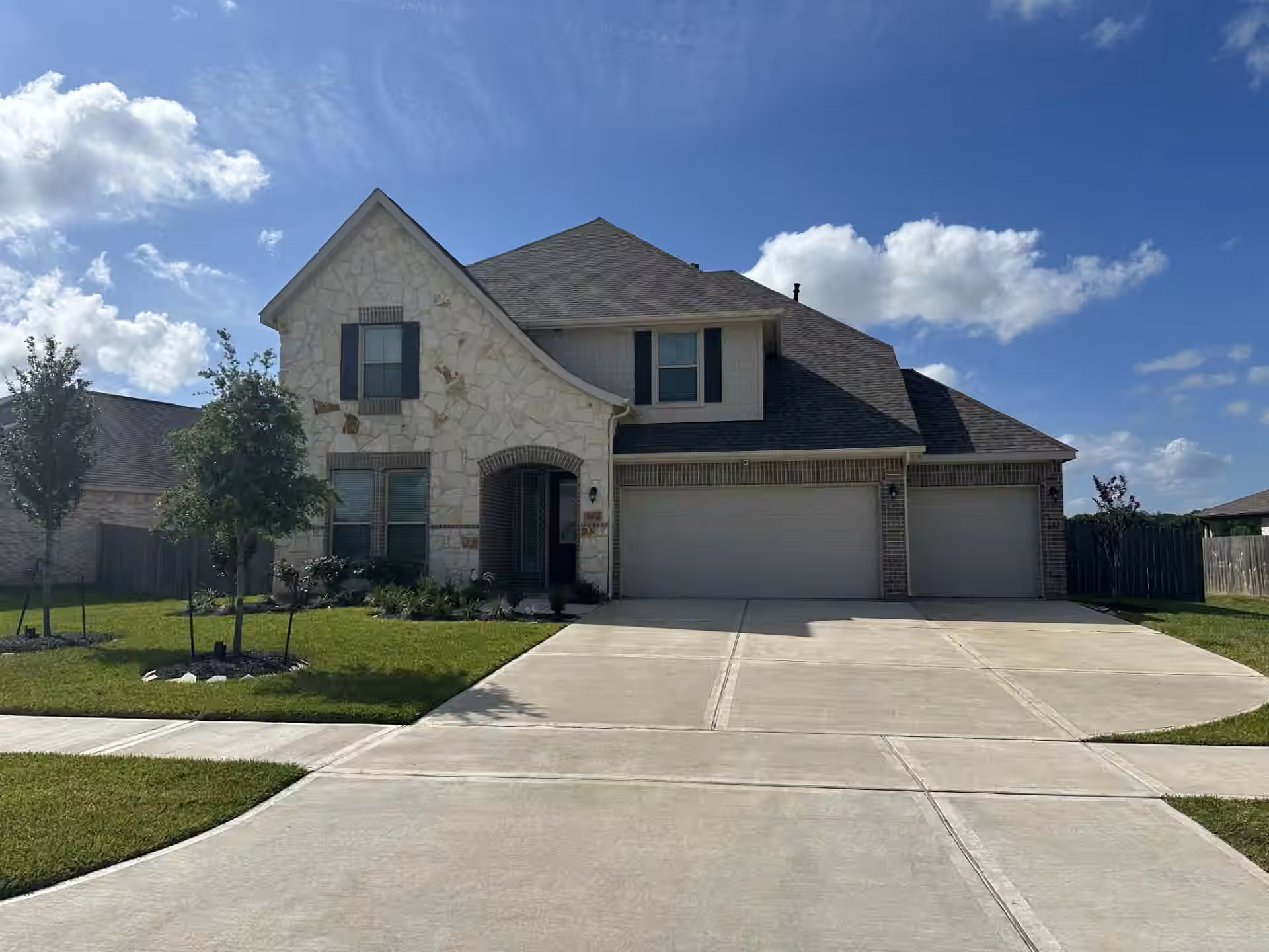 Photo 3 of 5902 Wayne Way, Rosenberg, TX