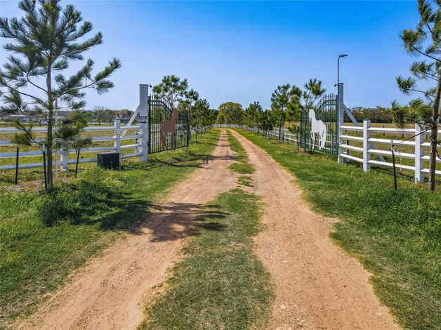 Photo 5 of 52825 Highway 290, Hempstead, TX