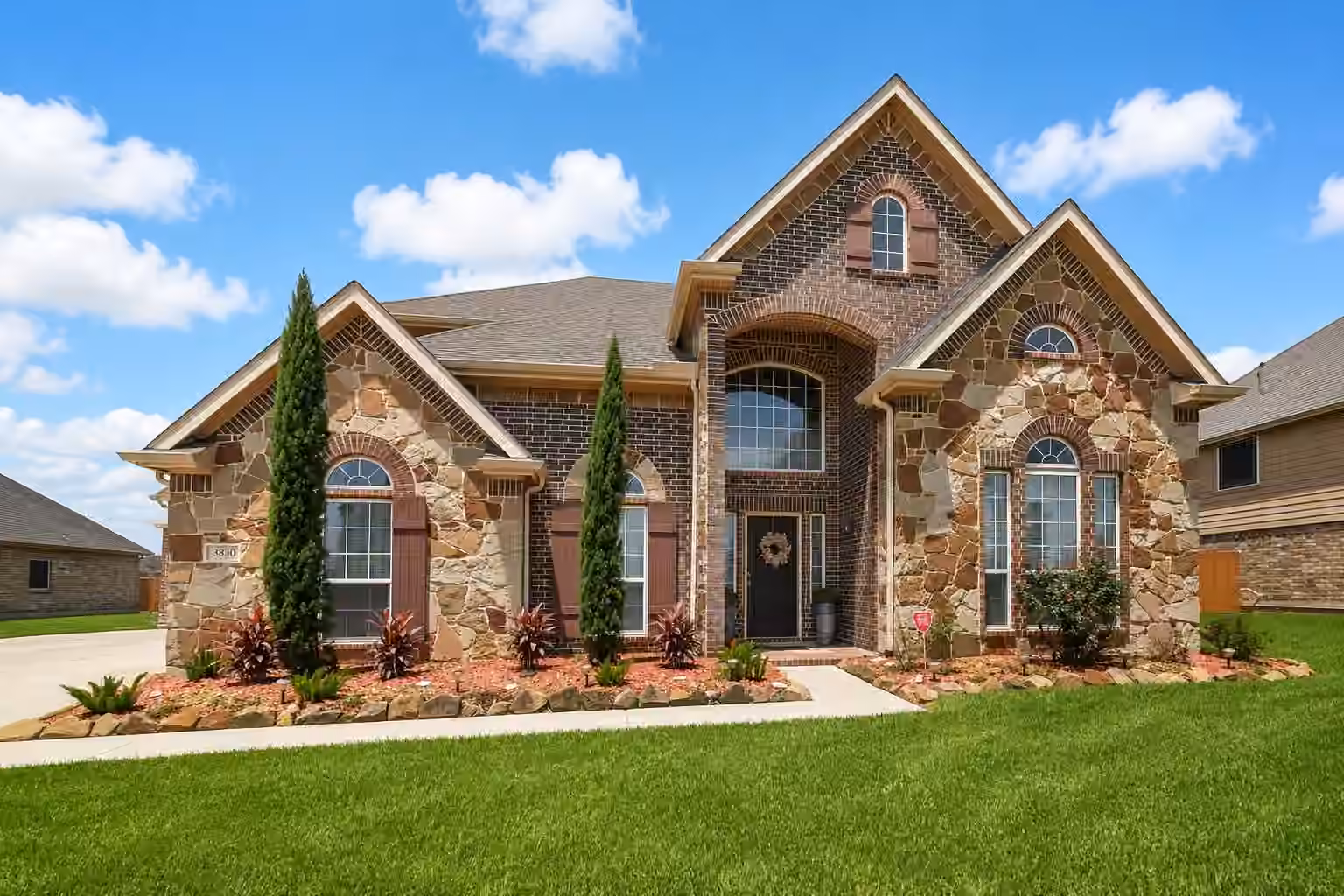 Photo 3 of 3830 Cypress Point Drive, Mont Belvieu, TX