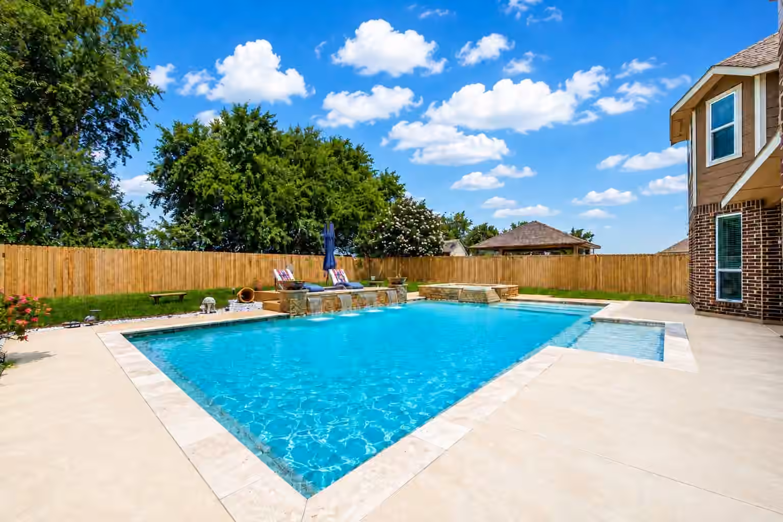 Photo 5 of 3830 Cypress Point Drive, Mont Belvieu, TX