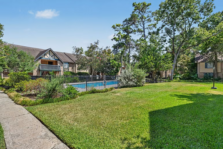 Photo 2 of 8211 Kingsbrook Road 205, Houston, TX