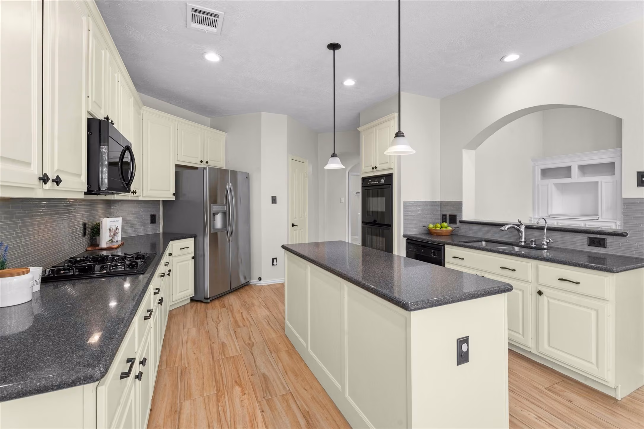 Photo 5 of 8324 Emerald Meadow Lane, Humble, TX