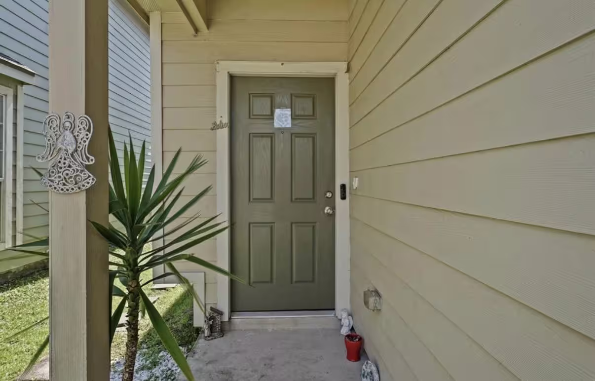 Photo 2 of 13134 Peppergate Lane, Houston, TX