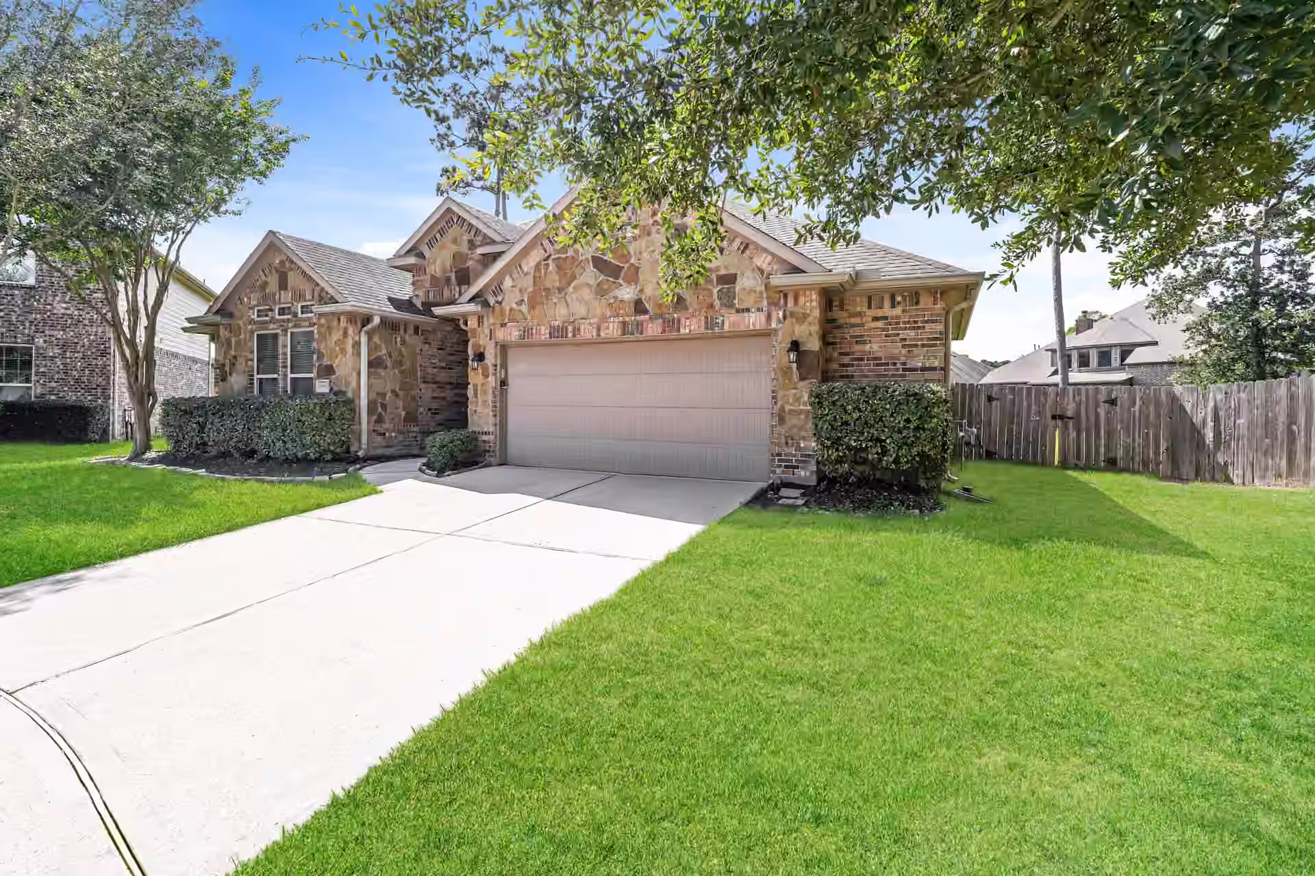 Photo 3 of 12606 Alsea Bay Court, Humble, TX