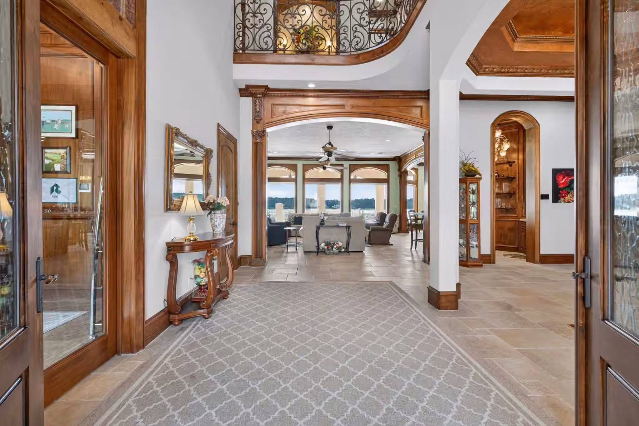 Photo 4 of 116 W Shore Lane, Montgomery, TX