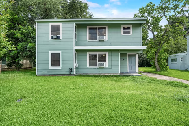 Photo of 1107 3rd Avenue N, Texas City, TX