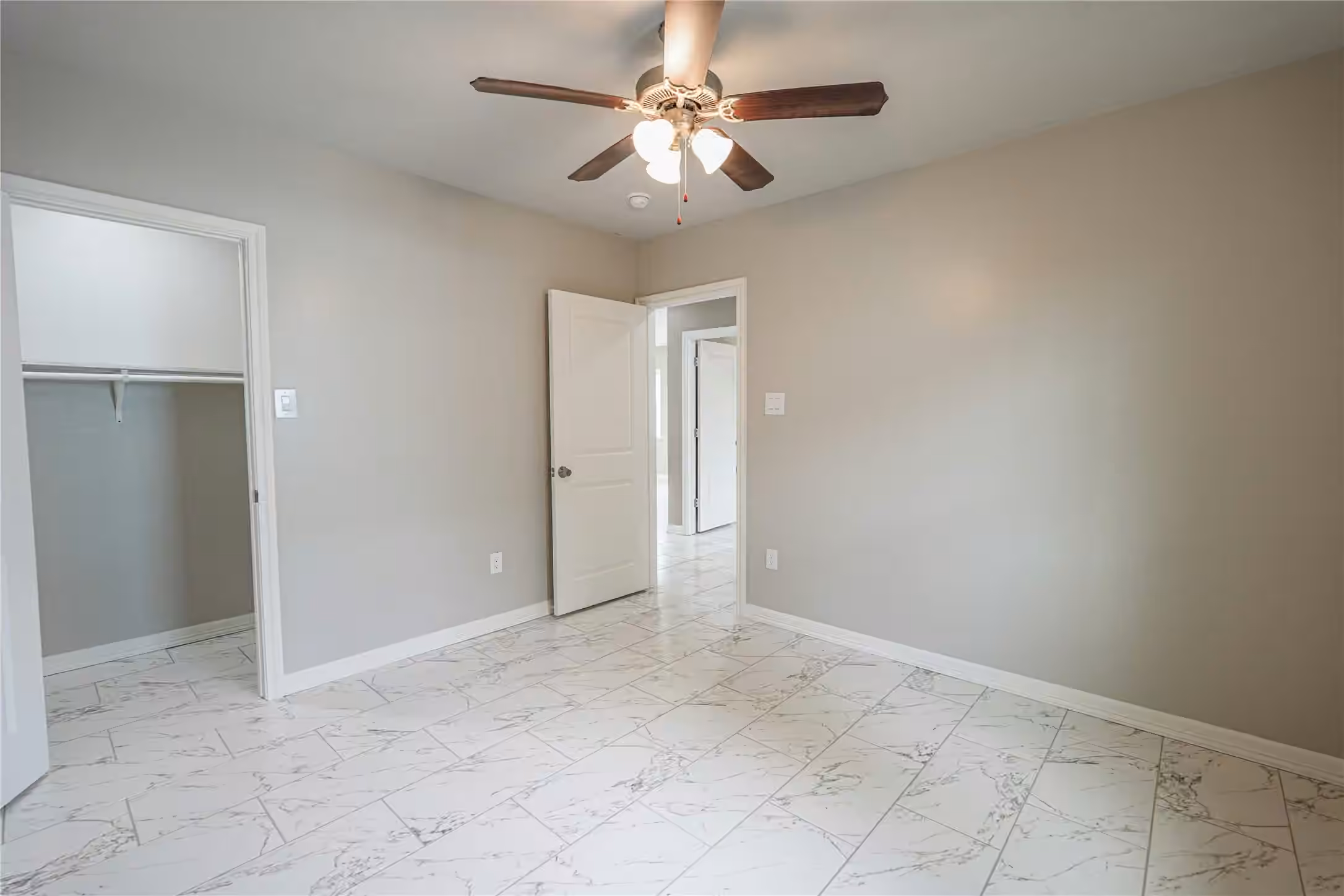 Photo 4 of 7828 Keller Street, Houston, TX