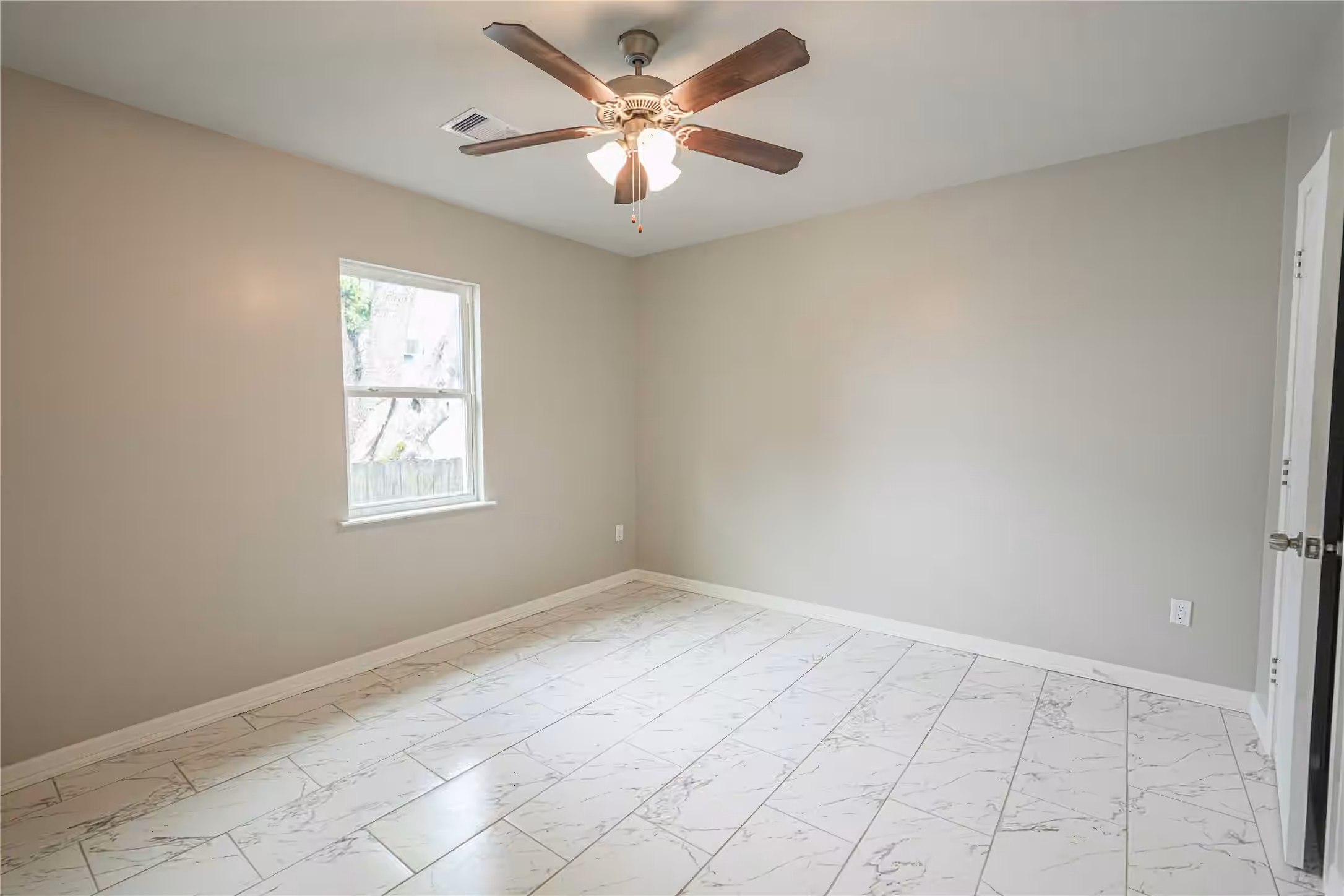 Photo 5 of 7828 Keller Street, Houston, TX